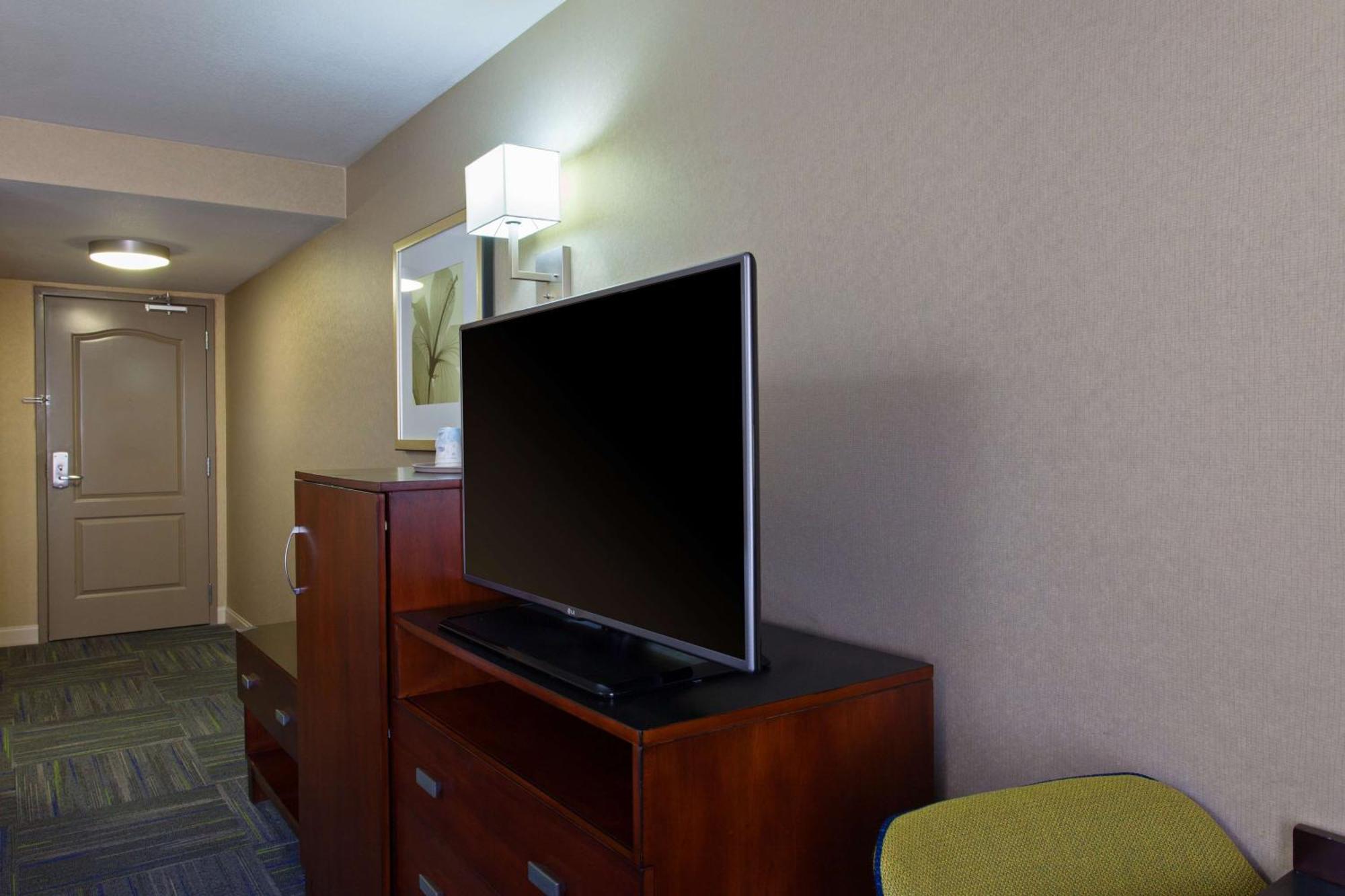 Hotel Hampton And Merced
