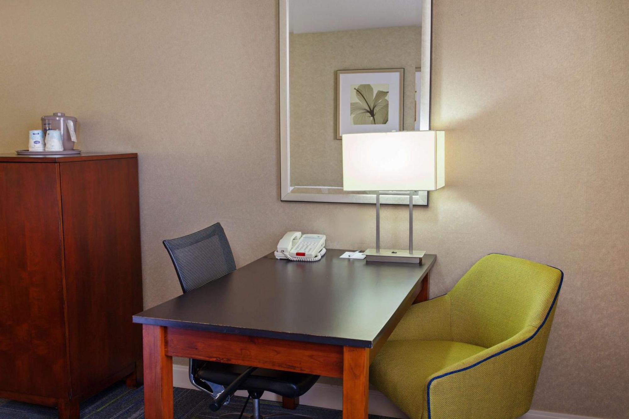 Hotel Hampton And